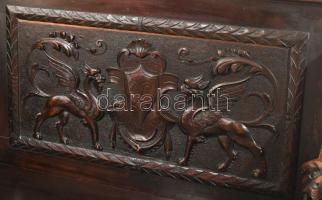 1880 körül, historizáló, ulőpad, kopásokkal, 44x104x112 cm / A tétel a Gödöllői Királyi Kastélyban t...