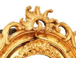 1880 körül, aranyozott négy lábú konzol asztal, felső vitrin résszel, kis sérülésekkel, 60x31x172 cm...