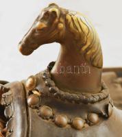 Lómotívumos nyerek, kopott, sérült 40x50