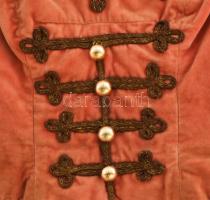 Gyermeklány díszmagyar ruhadarab, 1880 körül, korának megfelelő állapotban.

A tétel a Gödöllői Ki...