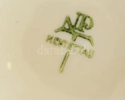 Német úr, kis lepattanásokkal, jelzett, m: 14 cm