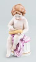 Német porcelán figura, puttó, kopott, jelzett, m: 11 cm