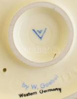 Goebel / Hummel fajansz figura, jelzett, kopásokkal, m: 17 cm