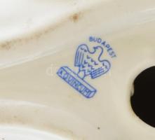 Aquincum térdelő akt, vaspöttyökkel, jelzett, m: 23 cm