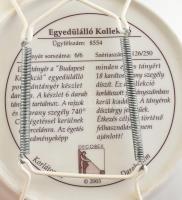 Decobex jelszett dísztányér, falraaksztható, tányértartóban, Szombathely Szent Norbert Lelkészseég, ...