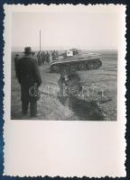 1937 A magyar fejlesztésű Toldi harckocsi tereppróbán, fotó, szép állapotban, 9×6 cm