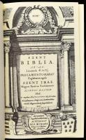 M. Tótfalusi Kis Miklós Aranyas Bibliája. Szent Biblia, Azaz Istennek Ó és Új Testamentomában Foglaltatott egész Szent Írás. Ford.: Károli Gáspár. Bp., 1989, Európa. (Az 1685-ben Amszterdamban, Misztótfalusi Kis Miklós által nyomtatott Biblia hasonmás kiadása, kísérőfüzettel). Kiadói aranyozott műbőr-kötés, a borítón apró sérüléssel, kissé sérült kiadói papírtokban.