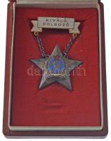 ~1950. Kiváló Dolgozó Rákosi-címeres zománcozott kitüntetés, eredeti Rákosi-címeres tokban T:XF