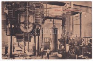 Vítkovice, Witkowitz; Gußstahlfabrik, Preßwerk / cast steel factory, pressing machine with workers, interior. Verlag G. Herrlinger