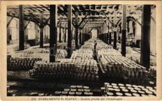 Scafati, Stabilimento di Scafati, Scatole pronte per l'imballaggio. Del Gaizo-Santasierro S.A. Conserve Alimentari (Napoli) / canned food factory, interior (EB)