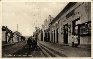 1940 Felsőgalla (Tatabánya), Szent János utca, lovaskocsi, Várady Lajos úri és női fodrász, Irén női kalap szalon, Gönczöl János könyvkereskedés üzlete és saját kiadása (EK)