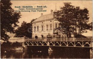 1918 Lajtabruck, Bruck an der Leitha; Ferenc Ferdinánd szálloda, híd. Vasúti levelezőlapárusítás 9153. / Hotel Erzherzog Franz Ferdinand / hotel, bridge (EK)