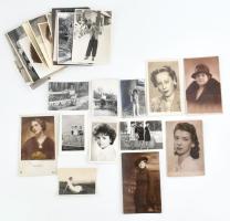 Csinos hölgyek, 33 db fotó (közte 1945 előttiek), vegyes méretben és állapotban