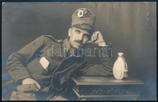 1914 Karánsebes, katona haza, járási rendőrfelügyelőnek küldött fotólapja, 1914. IV. 5., 8x14 cm