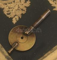 1850 körül, aranyozott keretóra, negyedütős, nincs kipróbálva, szép állapotban. 54x46 cm