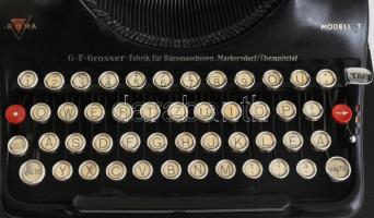 Groma Régi írógép, magyar billentyűzettel kulccsal