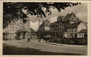 Debrecen, Kálvin tér a Csokonay szoborral, photo (EK)