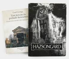 Lászlóffy Aladár - Kántor László: Házsongárd. Bp., 1989, Helikon. Gazdag képanyaggal illusztrált. Kiadói kartonált papírkötés, kissé kopott kiadói papír védőborítóban. + Gaal György: Tört kövön és porladó kereszten. Pusztuló múlt és fájó jelen a Házsongárdi temetőben. Kolozsvár, 1997, Stúdium. Kiadói papírkötés, kissé kopott borítóval, térkép-melléklettel. Megjelent 1000 példányban.