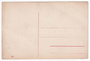 Budapest II. Margit körút éjjel, villamos, Café Margit Park kávéház, Rózsadomb a háttérben. Humoros ...