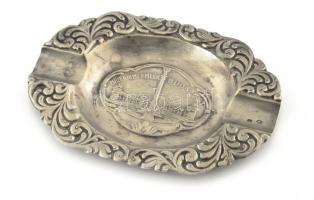 1896 Milleniumi kiállítással kapcsolatos gyűjtemény. Benne: 
1896 Ezredéves Országos Kiállítás fény...