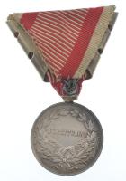 1917. "Károly Ezüst Vitézségi Érem II. osztálya, negyedszeri adományozás" peremen jelzett ...