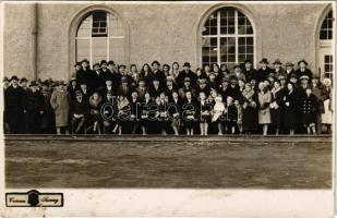 Nagysurány, Velké Surany; csoportkép / group photo (vágott / cut)