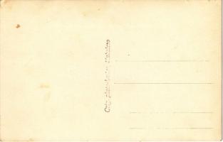 Munkács, Mukacheve, Mukacevo; csoportkép gyerekekkel és apácával / nun with children. Foto Locker ph...