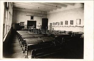 Munkács, Mukacheve, Mukacevo; tanterem, belső / classroom, interior. Foto Markovits photo