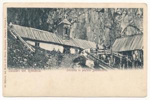 Pestera Ialomitei, Salutari din Romania, Intrare in pestera Ialomiciórei / Hermitage Cave (EK)