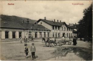 1912 Zsolna, Sillein, Zilina; vasútállomás, lovas szekér. Magyar automata-gyár és kölcsönző rt. kiadása / railway station, horse cart (fl)
