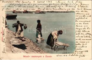 1905 Mohács, mosóasszonyok a Dunában, háttérben úszó vízi hajómalmok, hajómalom / floating ship (boat) mills (EK)