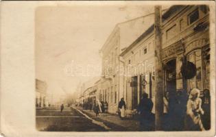 1918 Campulung Moldovenesc, Moldvahosszúmező, Kimpolung (Bukovina, Bukowina); Strada / main street, shop of Adolf Obler. photo (EB)