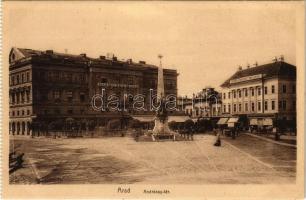 Arad, Andrássy tér, Szentháromság szobor, 1848-1849 múzeum, Fehér Kereszt szálloda, üzletek / square, Holy Trinity statue, museum, hotel, shops