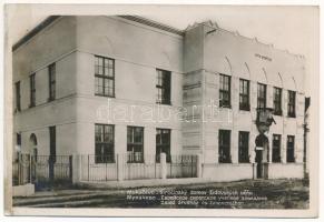 Munkács, Mukacheve, Mukachevo, Mukacevo; zsidó árvaház és tanoncotthon. Judaika, Heinrich Schönfeld / Sirocinsky domov zidovskych ucnu / Jewish orphanage and apprentice boarding school. Judaica (EK)