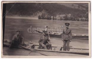1936 Ada Kaleh, román katonák csónakban / Romanian military, soldiers in a boat. photo (EB)