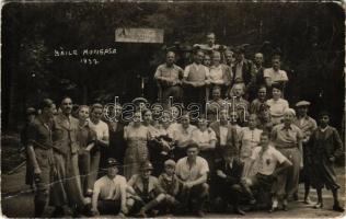 1937 Menyháza, Monyásza, Moneasa; fürdő vendégek, kirándulók csoportja / spa, group of tourists. photo (fa)