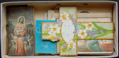 60db vallási szentkép kis dobozban, néhány érdekes darabbal