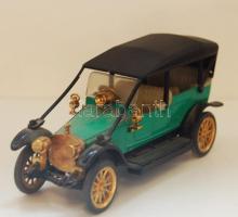 Régi orosz autó modell M 1:43-as méretben, szinte új állapotban