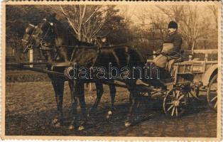 Lovasfogat / horse-drawn carriage photo (gyűrődések / creases)