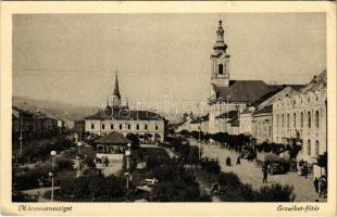 Máramarossziget, Sighetu Marmatiei; Erzsébet főtér, üzletek, autóbusz / main square, shops, autobus (EK)