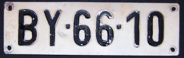 Magyar rendszámtábla a 60-70-es évekből, Belügyminisztérium jelzéssel a hátoldalán, párja nélkül