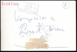 1970 Bp., ünnepi könyvhét a Liszt Ferenc téren, sajtófotó, a hátoldalon feliratozott, pecséttel jelz...