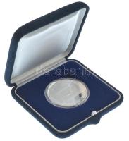 DN "Szent Imre Oktatókórház" jelzett Ag emlékérem dísztokban (35,13g/0.999/42mm) T:PP