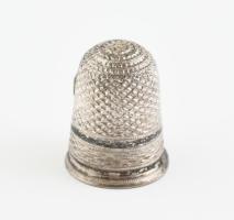 Aranyozott ezüst (Ag) gyűszű. Jelzett, mesterjegyes, 2,6 g 20 mm / Silver thimble