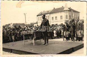 1940 Nyárádszereda, Nyárád-Szereda, Miercurea Nirajului; bevonulás / entry of the Hungarian troops. photo + "1940 Székelyudvarhely visszatért" So. Stp (felszíni sérülés / surface damage))