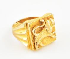 Arany (Au/9k) oroszlános gyűrű, jelzés nélkül, m: 58 cm, nettó: 8,2g
