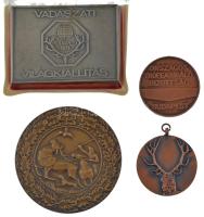 4db-os bronz vadász emlékérem és plakett tétel, közte Olcsai Kiss Zoltán (1895-1981) 1971. "Vadászati Világkiállítás - Budapest 1971" ezüstpatinázott bronz emlékplakett (50x70mm) T:AU