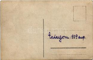 1909 Esztergom, családi csoportkép kutyával. photo (EK)