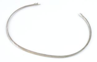 Ezüst(Ag) masszív kígyó nyaklánc, jelzett, h: 44 cm, nettó: 31,1 g