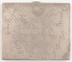 Ezüst (Ag) cigaretta tartó katonák gravírozott aláírásával. I. világháborús emlék Jelzett 136 g 8,5x7 cm